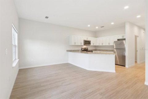 Condominio en venta en Kissimmee, Florida, 4 dormitorios, 143.81 m2 № 1628693 - foto 19