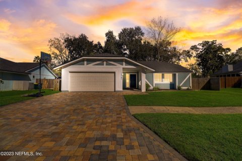 House in Jacksonville, Florida 3 bedrooms, 166.85 sq.m. № 801152 - photo 1