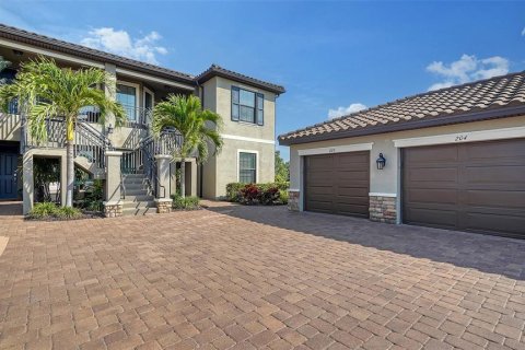 Townhouse in Sarasota, Florida 2 bedrooms, 141.77 sq.m. № 1643226 - photo 1
