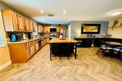 Купить виллу или дом в Дейви, Флорида 4 спальни, 228.17м2, № 1997575 - фото 8