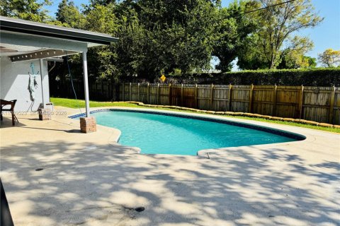 Купить виллу или дом в Дейви, Флорида 4 спальни, 228.17м2, № 1997575 - фото 29