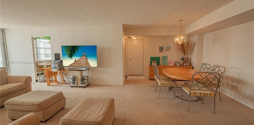 Кондоминиум с 2 спальнями в Санни-Айлс-Бич, Флорида № 1965850