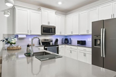 Condo in Davenport, Florida, 3 bedrooms  № 1913481 - photo 8