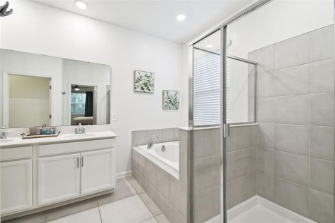 Condo in Davenport, Florida, 3 bedrooms  № 1913481 - photo 24