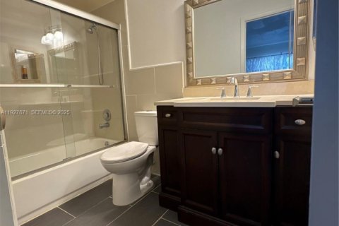 Condo in Lauderhill, Florida, 2 bedrooms  № 1991117 - photo 5