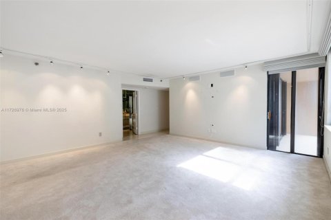 Купить кондоминиум в Бэл-Харбор, Флорида 3 спальни, 218.6м2, № 2053392 - фото 25