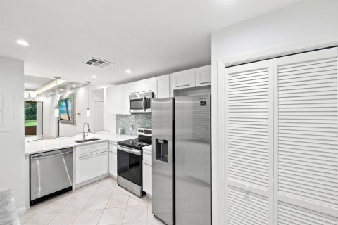 Copropriété à louer à Boca Raton, Floride: 2 chambres, 112.23 m2 № 2300126 - photo 5