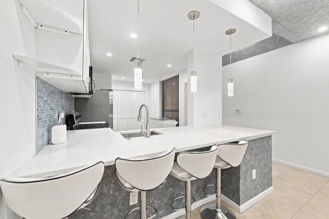 Copropriété à louer à Boca Raton, Floride: 2 chambres, 112.23 m2 № 2300126 - photo 6