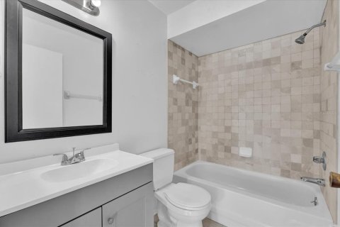 Condo in Sanford, Florida, 2 bedrooms  № 1910199 - photo 17