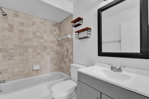 Condo in Sanford, Florida, 2 bedrooms  № 1910199 - photo 18
