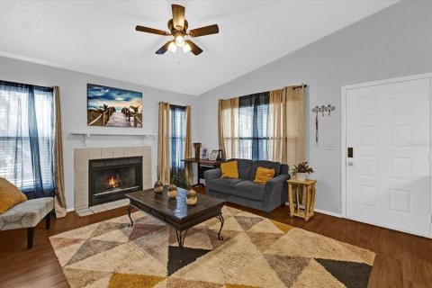 Condo in Sanford, Florida, 2 bedrooms  № 1910199 - photo 7