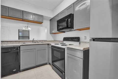 Condo in Sanford, Florida, 2 bedrooms  № 1910199 - photo 2