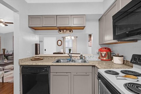 Condo in Sanford, Florida, 2 bedrooms  № 1910199 - photo 3