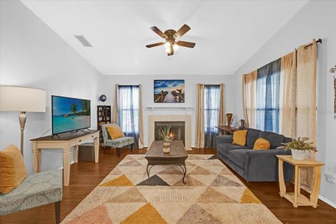 Condo in Sanford, Florida, 2 bedrooms  № 1910199 - photo 10