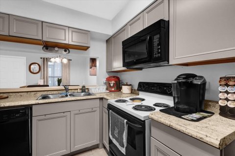 Condo in Sanford, Florida, 2 bedrooms  № 1910199 - photo 4