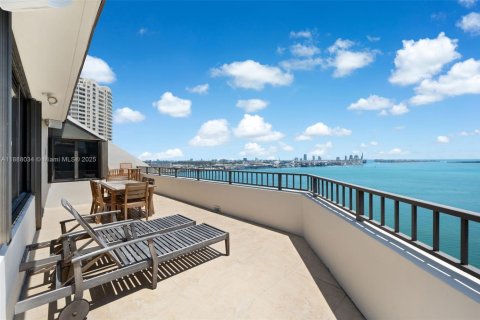 Copropriété à vendre à Miami, Floride: 3 chambres, 284.75 m2 № 1942390 - photo 15