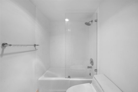 Copropriété à vendre à Miami, Floride: 3 chambres, 284.75 m2 № 1942390 - photo 25