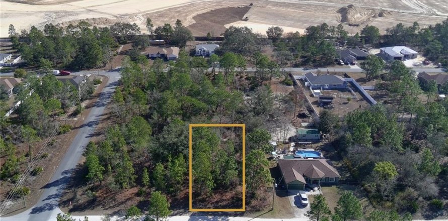 Terreno en Weeki Wachee, Florida № 2108723