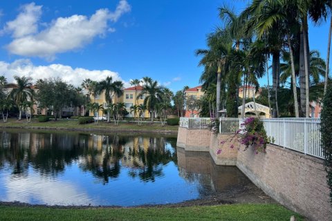 Condominio en alquiler en Palm Beach Gardens, Florida, 3 dormitorios, 136.19 m2 № 1160280 - foto 1