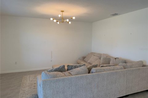 Villa ou maison à louer à San Antonio, Floride: 3 chambres, 157 m2 № 2093639 - photo 10