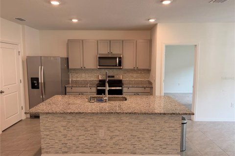 Villa ou maison à louer à San Antonio, Floride: 3 chambres, 157 m2 № 2093639 - photo 7