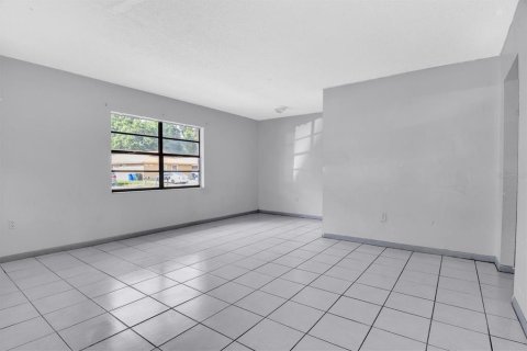 Propiedad comercial en venta en Lakeland, Florida, 4 dormitorios, 154.59 m2 № 2108411 - foto 2