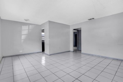 Propiedad comercial en venta en Lakeland, Florida, 4 dormitorios, 154.59 m2 № 2108411 - foto 3