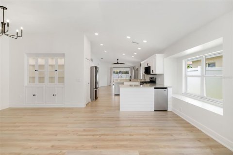 Casa en venta en Lakewood Ranch, Florida, 3 dormitorios, 161.28 m2 № 2226363 - foto 10