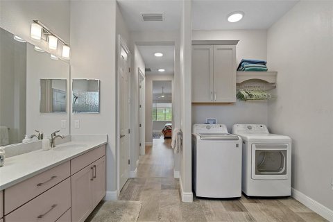 Casa en venta en Lady Lake, Florida, 3 dormitorios, 250.46 m2 № 1629817 - foto 22