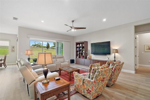 Casa en venta en Lady Lake, Florida, 3 dormitorios, 250.46 m2 № 1629817 - foto 5
