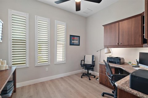 Casa en venta en Lady Lake, Florida, 3 dormitorios, 250.46 m2 № 1629817 - foto 4