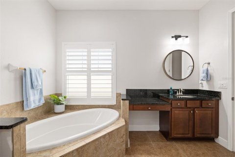 House in Fish Hawk, Florida 4 bedrooms, 298.49 sq.m. № 1869202 - photo 22