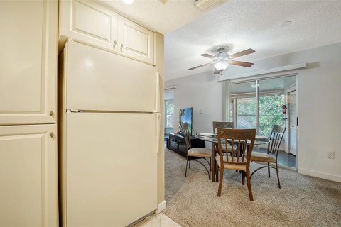 Condo in Sarasota, Florida, 2 bedrooms  № 1432161 - photo 11