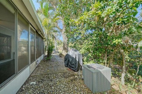 Condo in Sarasota, Florida, 2 bedrooms  № 1432161 - photo 19