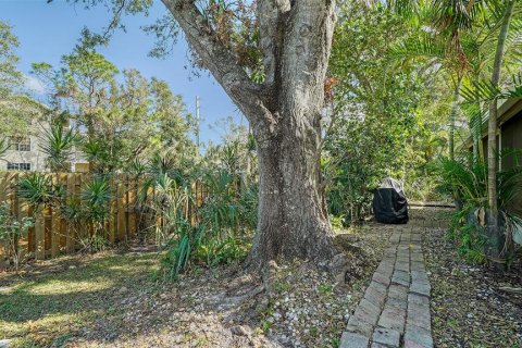 Condo in Sarasota, Florida, 2 bedrooms  № 1432161 - photo 18