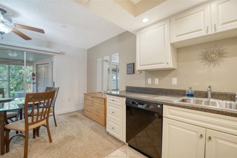 Condo in Sarasota, Florida, 2 bedrooms  № 1432161 - photo 12