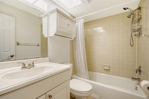 Condo in Sarasota, Florida, 2 bedrooms  № 1432161 - photo 27