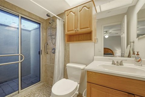 Condo in Sarasota, Florida, 2 bedrooms  № 1432161 - photo 24
