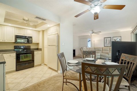 Condo in Sarasota, Florida, 2 bedrooms  № 1432161 - photo 8