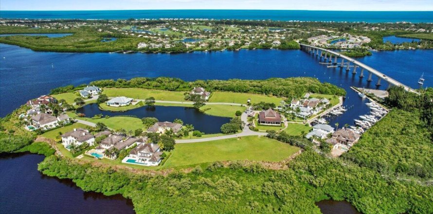 Land in Vero Beach, Florida № 756949