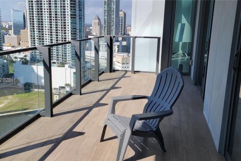 Condominio en venta en Miami, Florida, 2 dormitorios, 112.23 m2 № 2007998 - foto 11