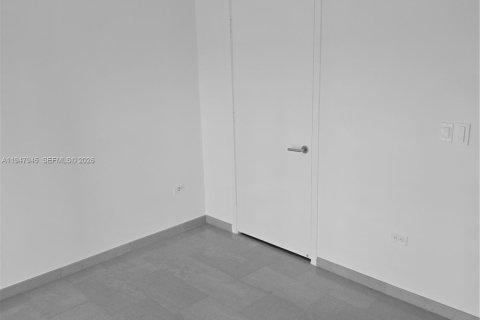 Condo in Miami, Florida, 2 bedrooms  № 2007998 - photo 26
