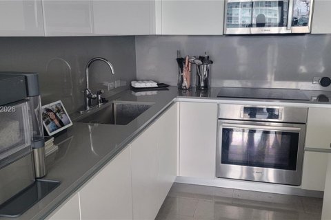 Condominio en venta en Miami, Florida, 2 dormitorios, 112.23 m2 № 2007998 - foto 4