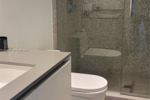 Condominio en venta en Miami, Florida, 2 dormitorios, 112.23 m2 № 2007998 - foto 3