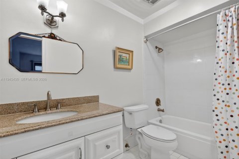 Снять в аренду таунхаус в Майами, Флорида 2 спальни, 165.37м2, № 2006888 - фото 30