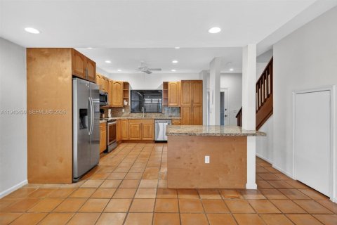 Снять в аренду таунхаус в Майами, Флорида 2 спальни, 165.37м2, № 2006888 - фото 13