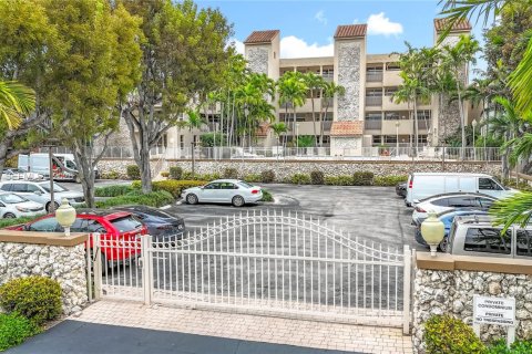 Condo in Fort Lauderdale, Florida, 2 bedrooms  № 2024327 - photo 4