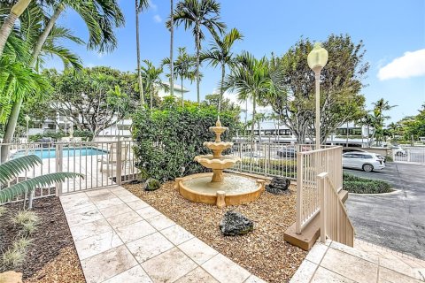 Condo in Fort Lauderdale, Florida, 2 bedrooms  № 2024327 - photo 5