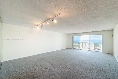 Condo in Fort Lauderdale, Florida, 2 bedrooms  № 2024327 - photo 15