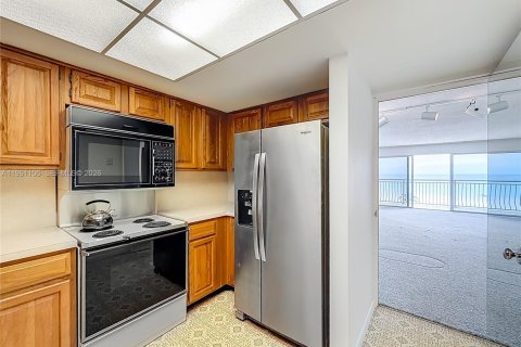 Condo in Fort Lauderdale, Florida, 2 bedrooms  № 2024327 - photo 19
